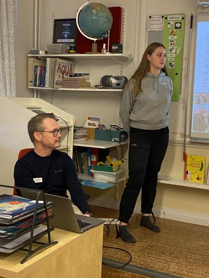 Henrik (lärare Svenstaviks skola) och Hedda